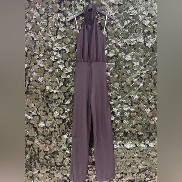 NWT! Lulu’s Halter Jumpsuit Size: S - Picture 1 of 3